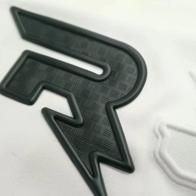 China Custom TPU 3D Black Label Embossed Heat Press Label TPU-Druckpatches für Jersey zu verkaufen