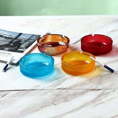 China Hot Selling Portable Custom Colored Small Matte Round Glass Ashtray Small Glass Ashtray For Smoking for sale