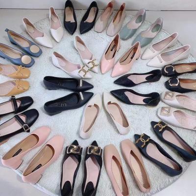 China Lady Elegant Flat Wedding Shoes Bling Crystal Pointed Toe Flats Women's Ballet Shoes Flats for sale