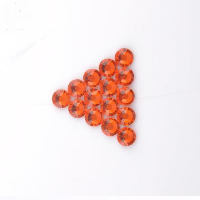 China Round Bling Iron On Hotfix Rhinestones , Luxury Heat Fix Rhinestones for sale