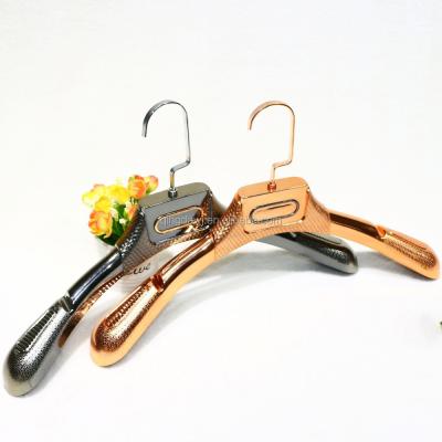 China DISPLAY Fashion Hot Selling Gold Plastic Hanger For Garment Display for sale