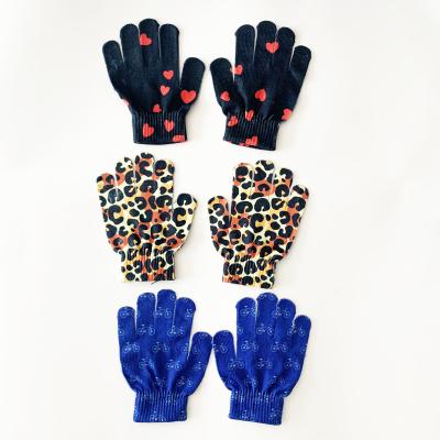 China Custom Jacquard Thick Winter Mittens Gloves Leopard Print Warm Knitted Full Finger Outdoor Gloves for sale