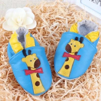 China Newborn Winter Genuine Leather Handmade Cheap Leather Shoes Wholesale Babies Leather Moccasins for sale