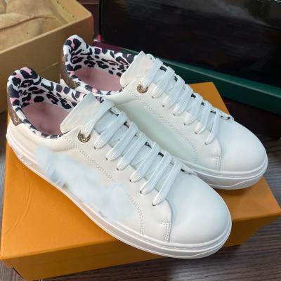 China 2021 Women Men Couple Designer Famous Brand Breathable Hot Selling Leather Shoes for sale