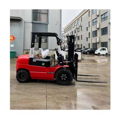 China 2500kg Diesel Forklift For Stacking Large Cargoes With 5.5 Meters Lifting Height for sale