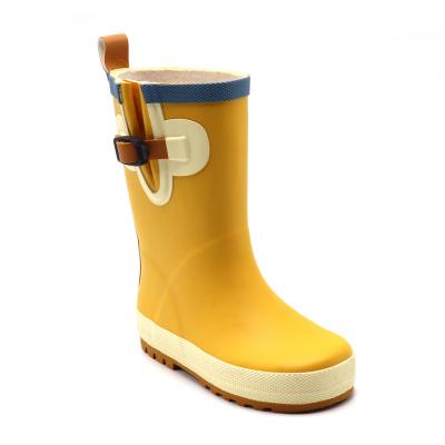 China Factory price fashion trend brightly color rain rubber shoes wholesale yellow waterproof rubber boots rain boots for sale