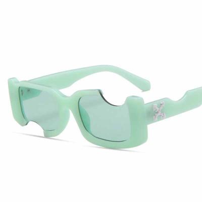 China New Brand Sunglasses 2021 Fashion Trendy Hole Design Hip-Hop Female Male Coin Green Soft Designer White Hip Hop Sunglasses Womens Men for sale