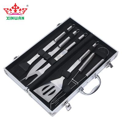 China Customization 5PCS Stainless Steel Handle BBQ Tool Kit Easily Cleaned Wood BBQ Grill Tool Kit With Knife for sale