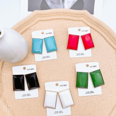 China Vintage Alloy Single Resin Rectangular Earrings Party Retro Earrings for sale