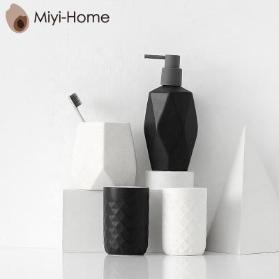 China Stocked 2020 New Design Elegant Modern Style Ceramic/Porcelain/China Bathroom Accessories Set for sale