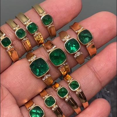 China Fashionable High Quality Emeralds Gemstone Engagement Rings Luxury Green Jewelry Gifts for sale