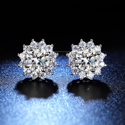 China FASHIONABLE Trendy 925 Earrings Silver Jewelry Six Jaw Earrings Wholesale Moissanite Earrings for sale