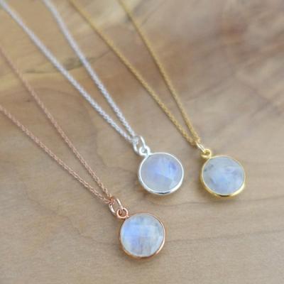 China Hot Sale FASHIONABLE Moonstone Necklace Wholesale 10mm Moonstone Bezel Charm Necklace Gemstone Jewelry for sale