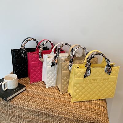 China Wholesale high quality handbags luxury ladies shoulder bags fashion handbags women pinch the latest design shoes for sale