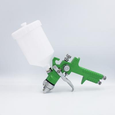 China 600ml Plastic Pneumatic Paint Spray Gun Paint Sprayer for sale