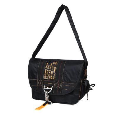 China Cheaper Price Outdoor Activities Ready To Board Black 100% Nylon Message Bag Small Tactical Parachute Bag for sale