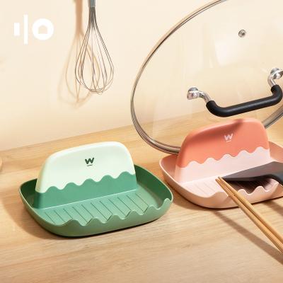 China New Fashion Viable Multifunctional Kitchen Utensil Plastic Spoon Rest Spatula Holder Pot Pot Lid Holder for sale