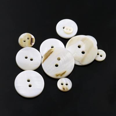 China Dry cleaning two hole around real freshwater mold white sewing shell button for clothes for sale