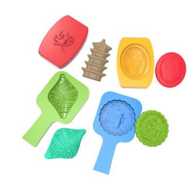 China Sustainable New Design 8pcs Customized Christmas Theme Plastic Cookie Cutter Tools Cookie Baking Mold for sale