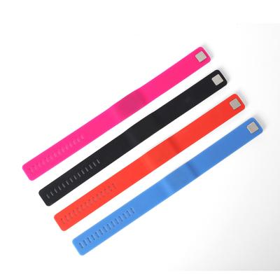 China Waterproof/waterproof wristbands waterproof silicone rfid nfc payment wristband nfc moneyless bands for sale