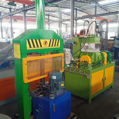 China Hydraulische Krachtige Rubberbaalsnijmachine met lange levensuur Te koop