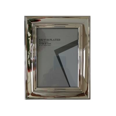 China High quality hot saling home decoration professional home mounted picture frame silver plated gold iron metal photo frame for sale