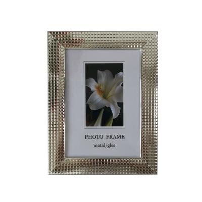 China Professional home decoration picture metal rose gold picture frame iron picture frame portrait picture frame high quality for sale