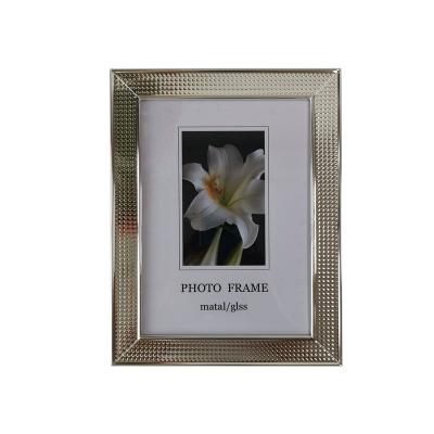 China Picture Frame Home Professional Home Decoration Iron Silver Plated Frame for sale