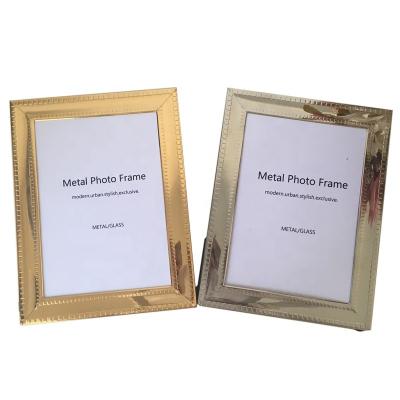 China 2019 new home decoration home decoration metal iron silver picture frame mounted gold picture frame portrait frame 4x6 5x7 inch for sale