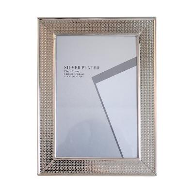 China Picture Frame Home Professional Home Decoration Iron Silver Plated Frame for sale