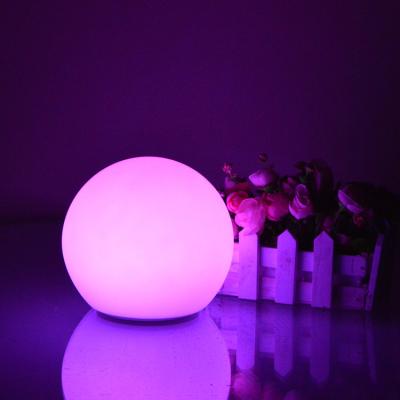 China PE Color Plastic Flash Beach Ball Wireless Bright Outdoor Led Light for sale