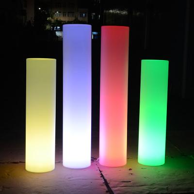 China PE Plastic Led Bar Table Lamp Illuminated Lighting Cylinder Lamps Height 20cm LED Small Pillar For Event And Party Supplies for sale