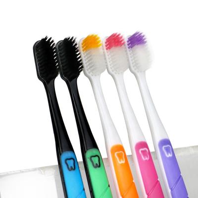 China 5pack disposable plastic toothbrush ruber handle adult toothbrush set for home use for sale