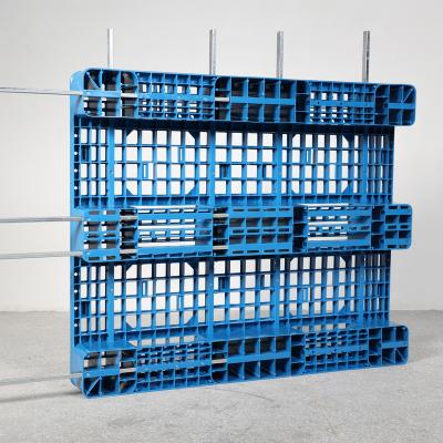 China Single Faced Pallet 1200*1000*150 3 Runners Plastic Anti-Slip HDPE 8 Steel Tubes Racking Pallets for sale