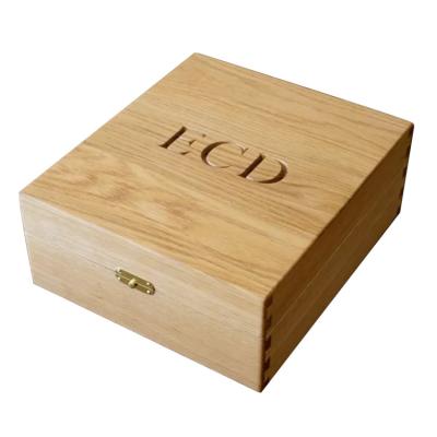 China 2021 Large Factory Price Wine Packaging Gift Storage Package Unfinished Wooden Box Finished Product Wooden Wine Box With Stand for sale