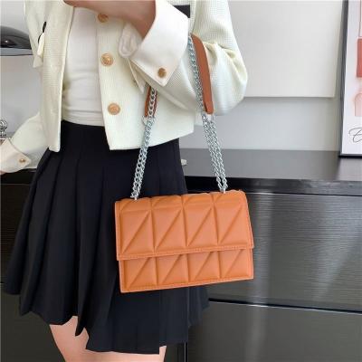 China Fashion Women's Handbag 2023 Latest Design Chain Shoulder Bag Lattice Pattern Large Capacity Lady Purses for sale