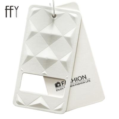 China Custom Folding Hang Tag Label Accessories Craft Circle Paper Jewelry Apparel Hang Tag Viable for sale