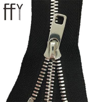 China Top Quality Viable Widely Used Custom Made Black Brass Zipper For Clothes for sale