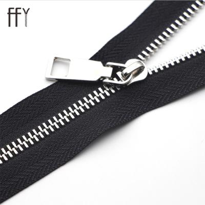 China Customized Viable Size Durability Metal Zipper Teeth Metal Handbags Plastic Zippers Zippers Smoothly for sale