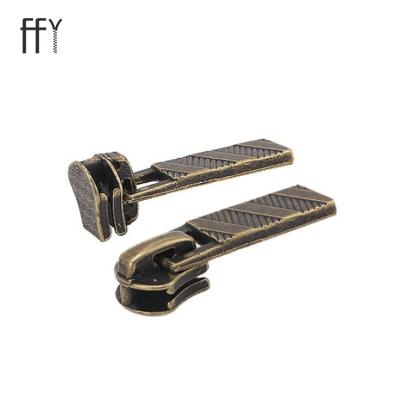 China Other New Design Luxury Modern Key Zipper Garment Slider Resin Black #5 Plastic Zipper Puller for sale