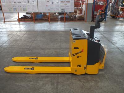 China CE Manual Warehouse Equipment Stand On Pallet Truck With Vertical Driving System for sale