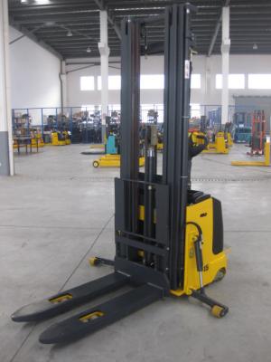 China 1500kg Large Capacity Warehouse Lift Equipment Electric Stacker Truck for sale