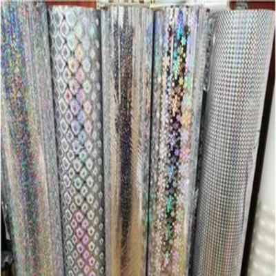 China Hot Sale Transparent Film Lamination Stretch Printing Rainbow Holographic Solar Contral Cold Rolls for sale