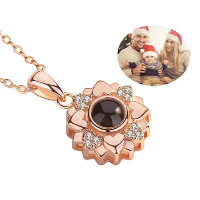 China 2022 link chain valentines day gift fashion jewelry sunflower projection necklace customized fashionable projection necklace for sale