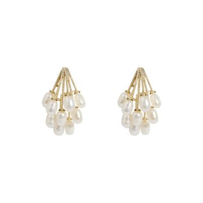 China CLASSIC Korean celebrities 2021 high-end earrings new pearl earrings hot female celebrity net temperament trend for sale