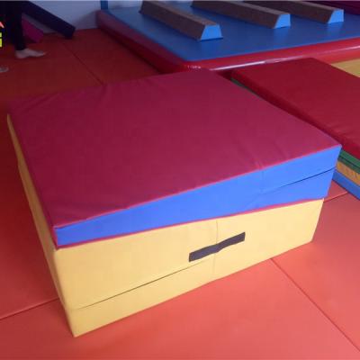 China Soft Fold Slope Gymtoerusting Kinderen Fitnessproducten Spons Te koop