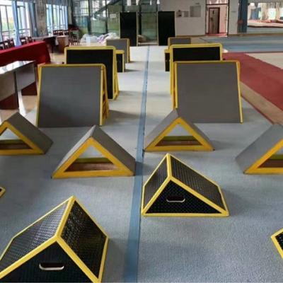 Cina Attrezzature per il fitness per bambini Allenamento di bilanciamento in legno nero e giallo in vendita