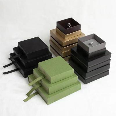 China Factory Price Biodegradable In Stock Eco-Friendly Fancy Multi Color Jewelry Accessories Paper Bracelet Packaging Box for sale