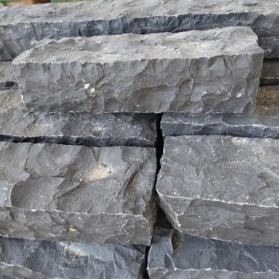 China Modern Cheap Price Dark Black Basalt Curb Outside Stone Rough Block Kerbstone Standard Size Granite for sale