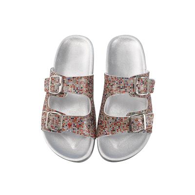 China Newest Cute Anti-slippery Buckle Slippers Slip On Diamond Fashionable Outwearing Luxury Smart Design 2022 sandals for sale